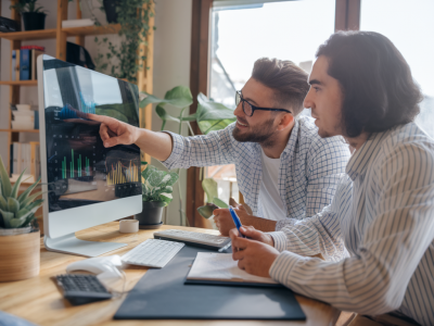 How combining data analysis with storytelling boosts client retention